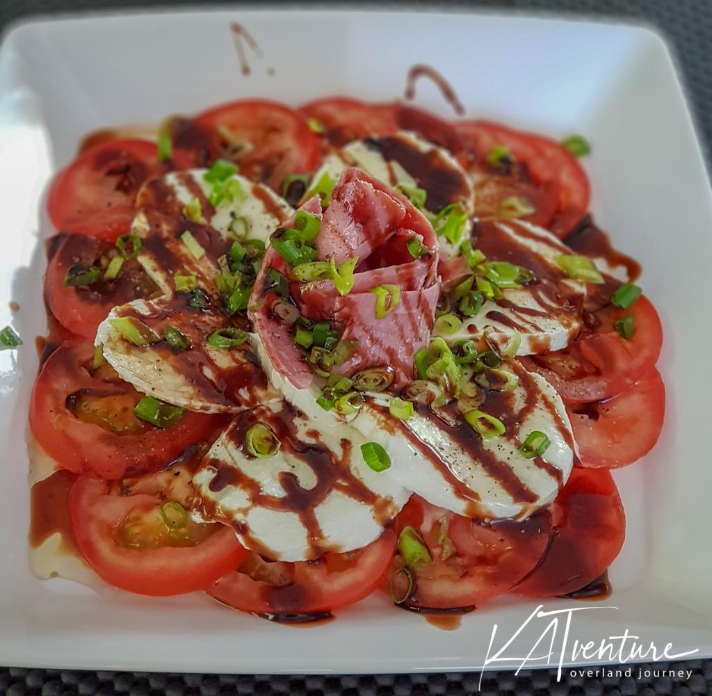 Tomaten Mozarella Salat